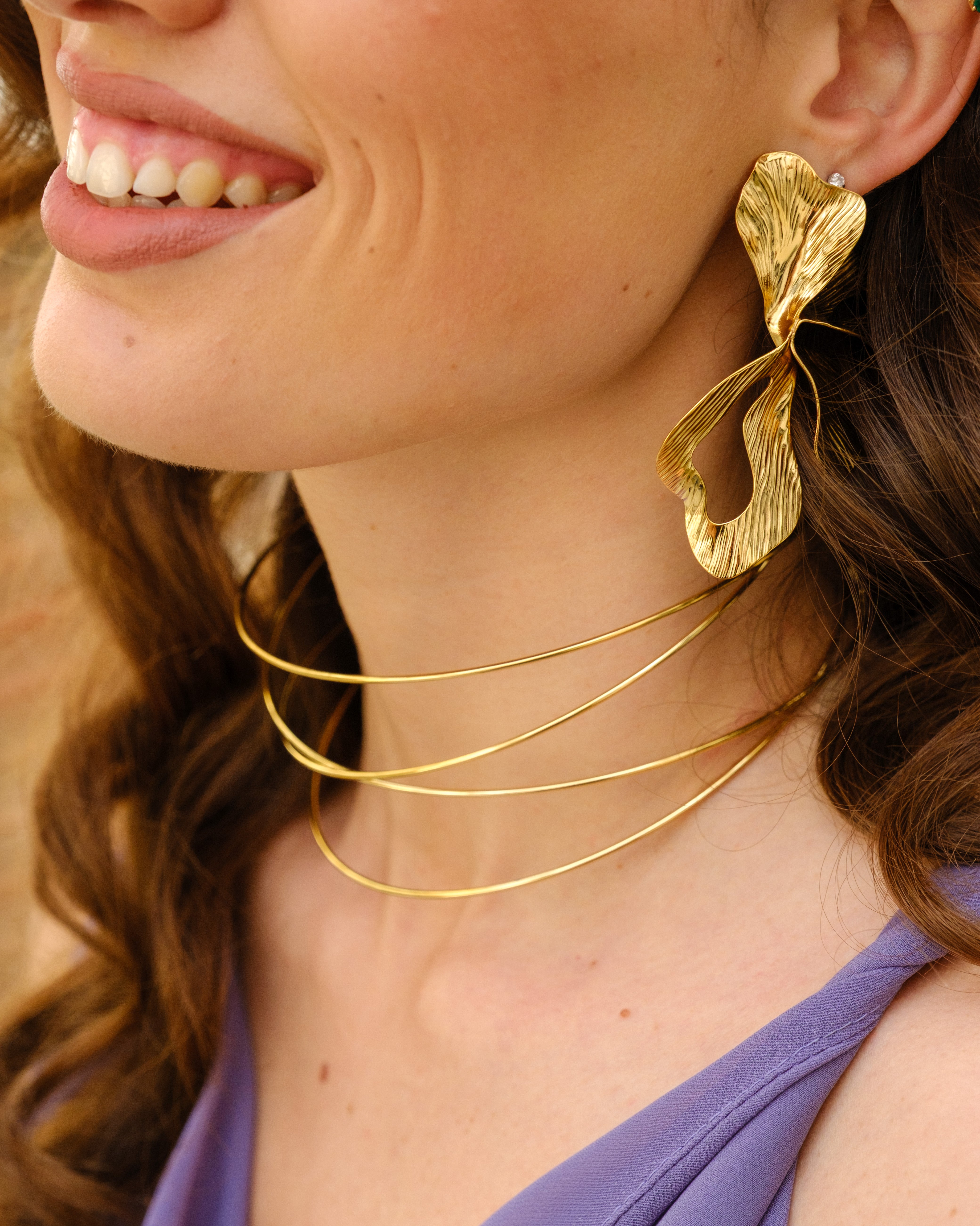Gold Geneva rigid choker