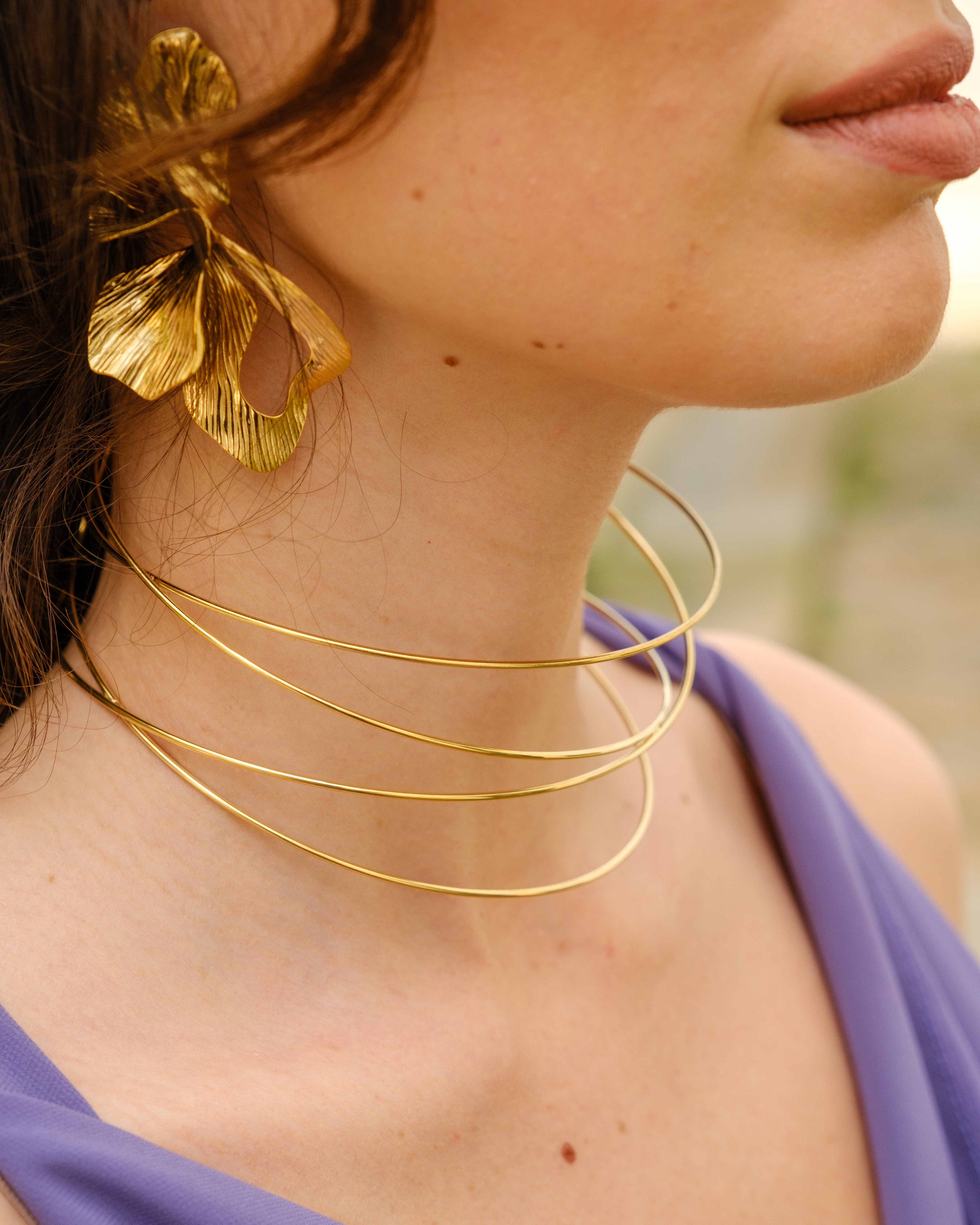 Gold Geneva rigid choker