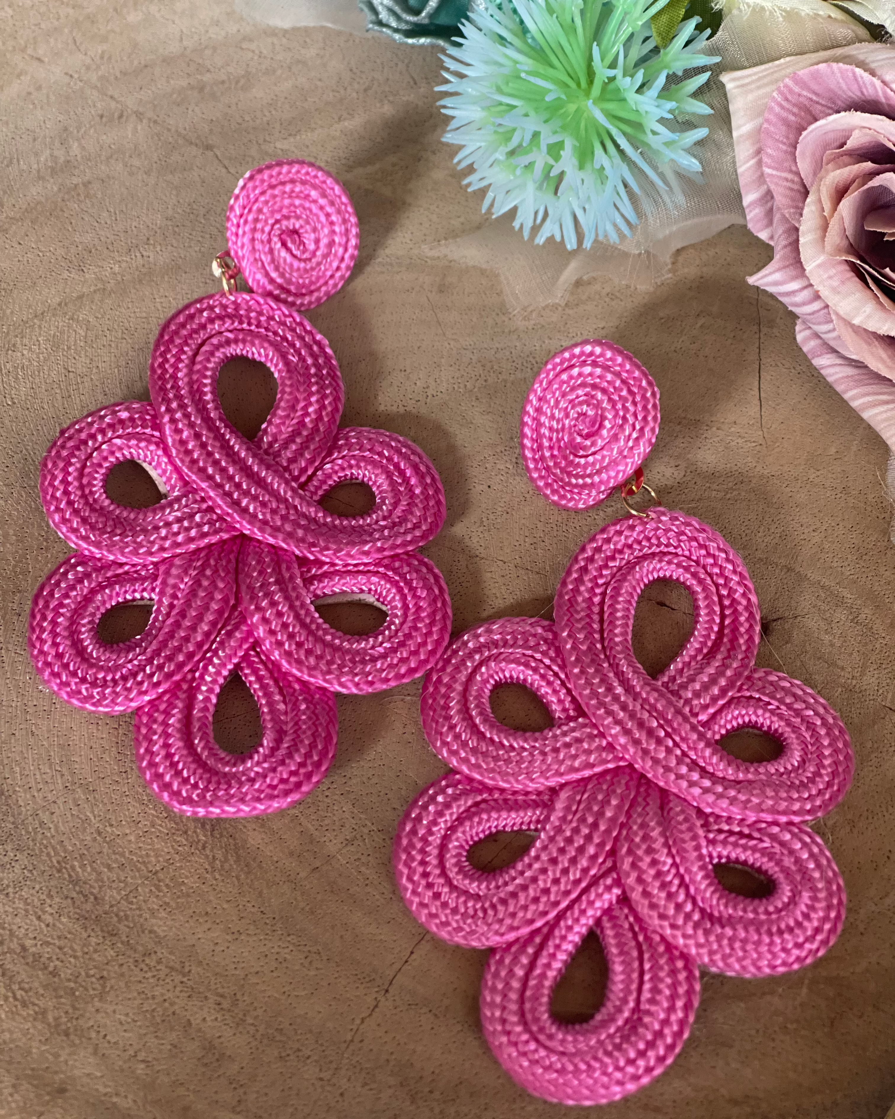 PENDIENTE ISABEL FUCSIA