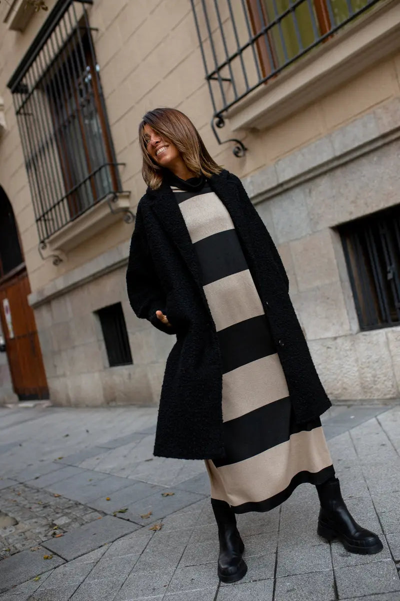 Abrigo manga abullonada negro elvestidordecandela