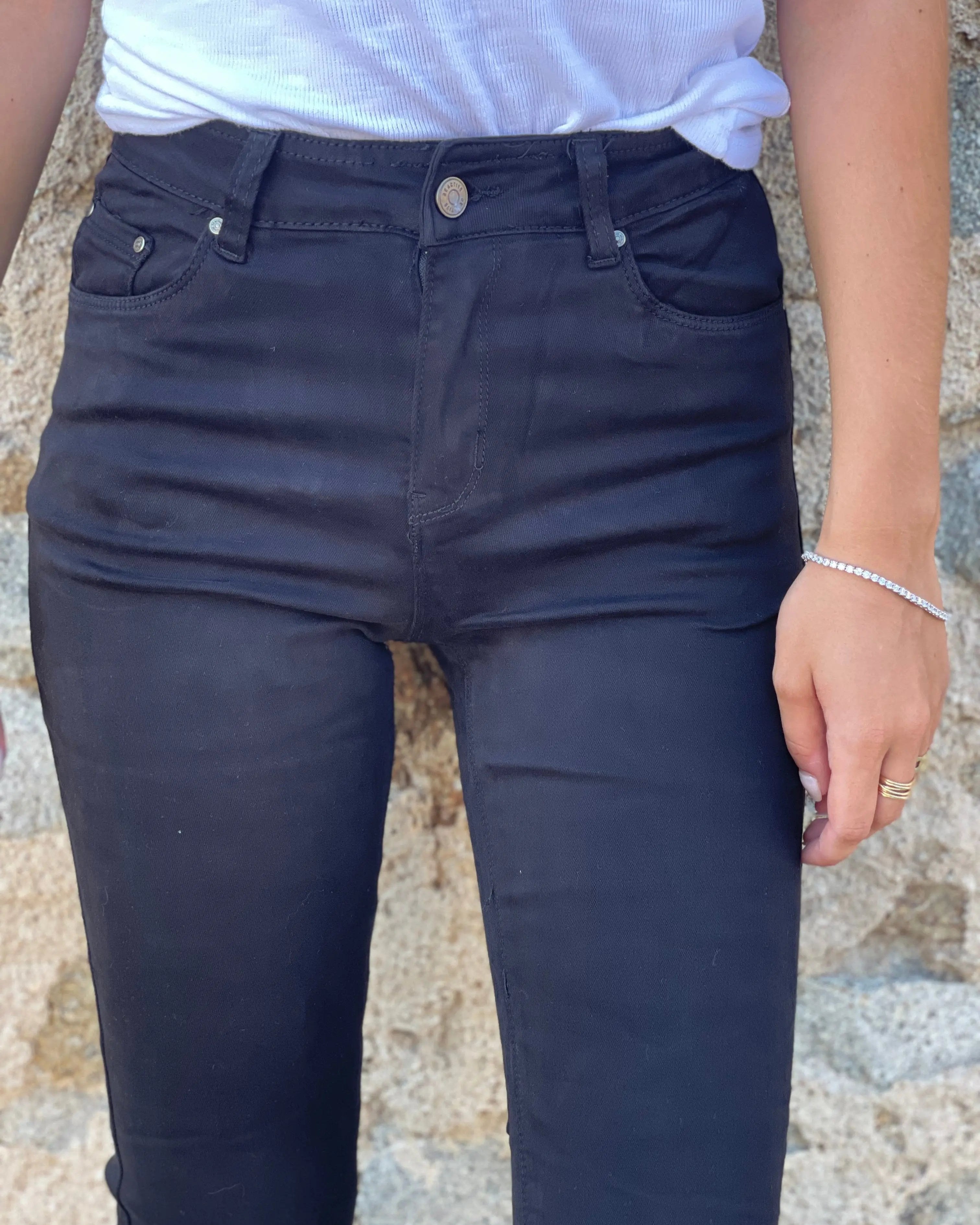 Pantalón sarga push-up negro elvestidordecandela