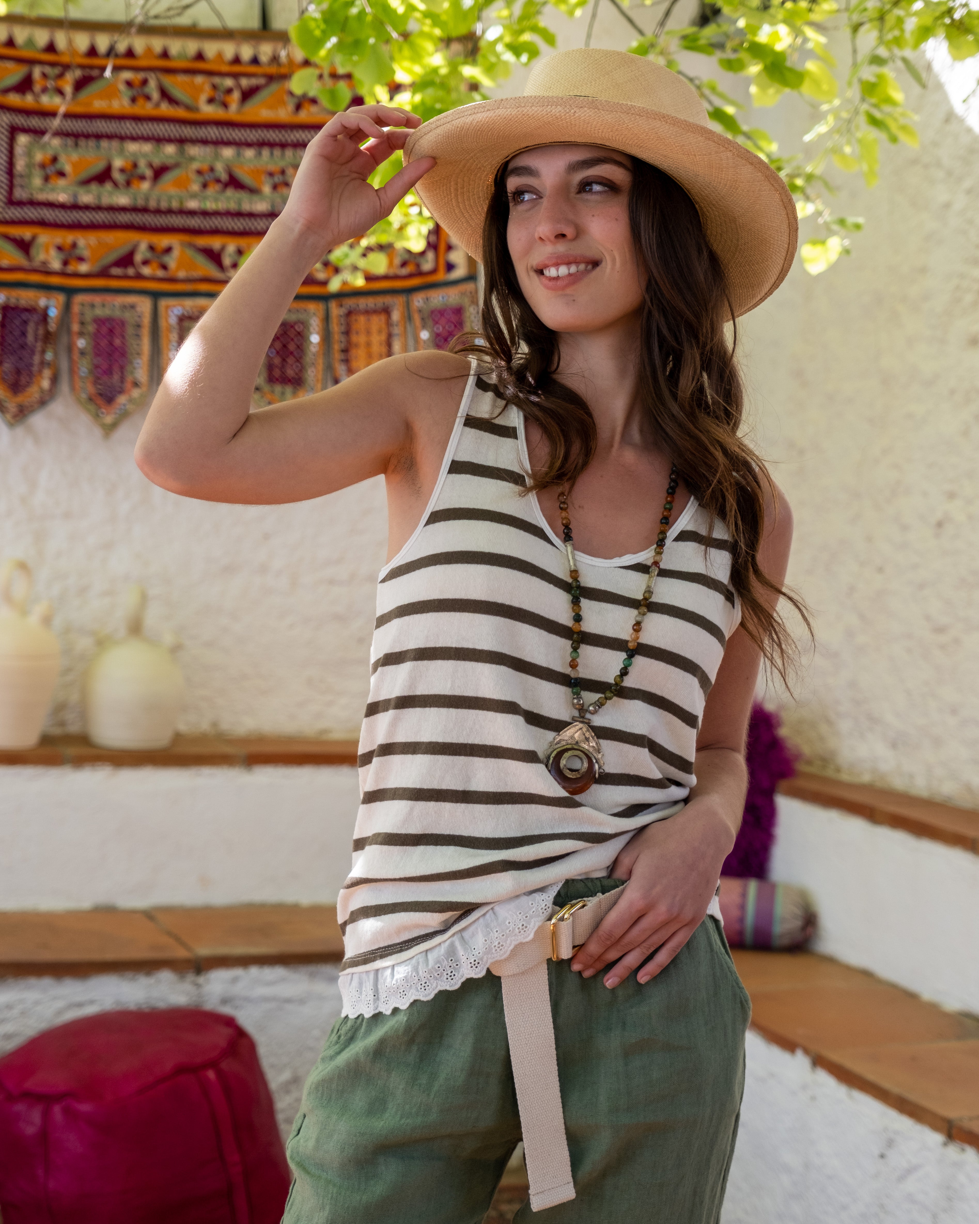 CAMISETA TIRANTES KAKI CON PUNTILLA